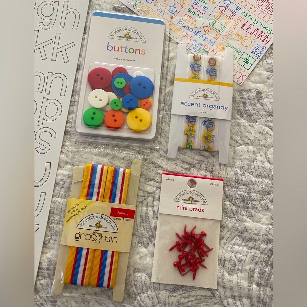 ✏️📚 DOODLEBUG DESIGN INC. SCHOOL & TEACHER DIY SCRAPBOOK BUNDLE! 12 PIECE LOT! - Picture 5 of 14